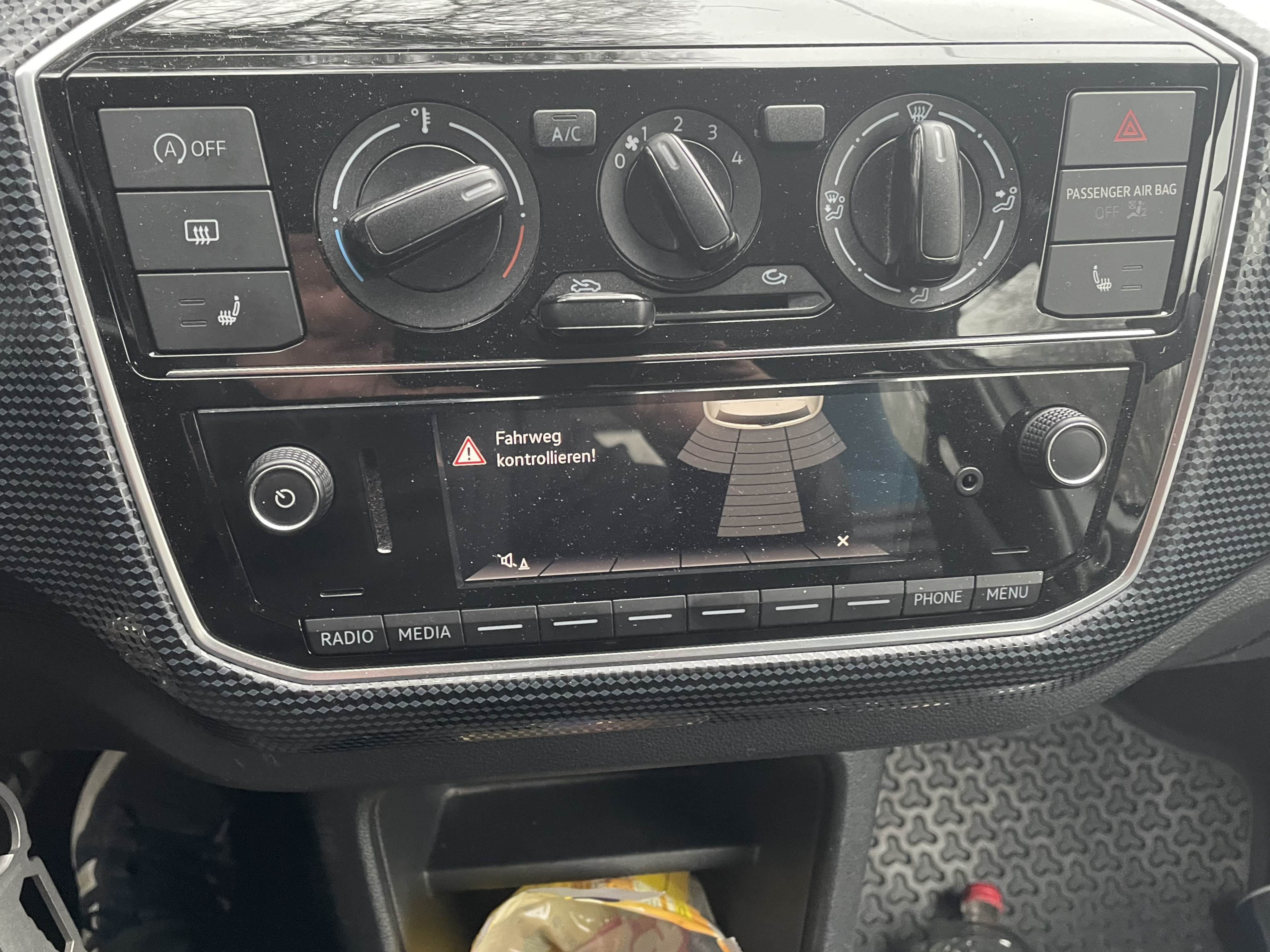 https://www.cum-cartec-shop.de/images/product_images/original_images/Skoda-Citigo-PDC-Radio.jpg